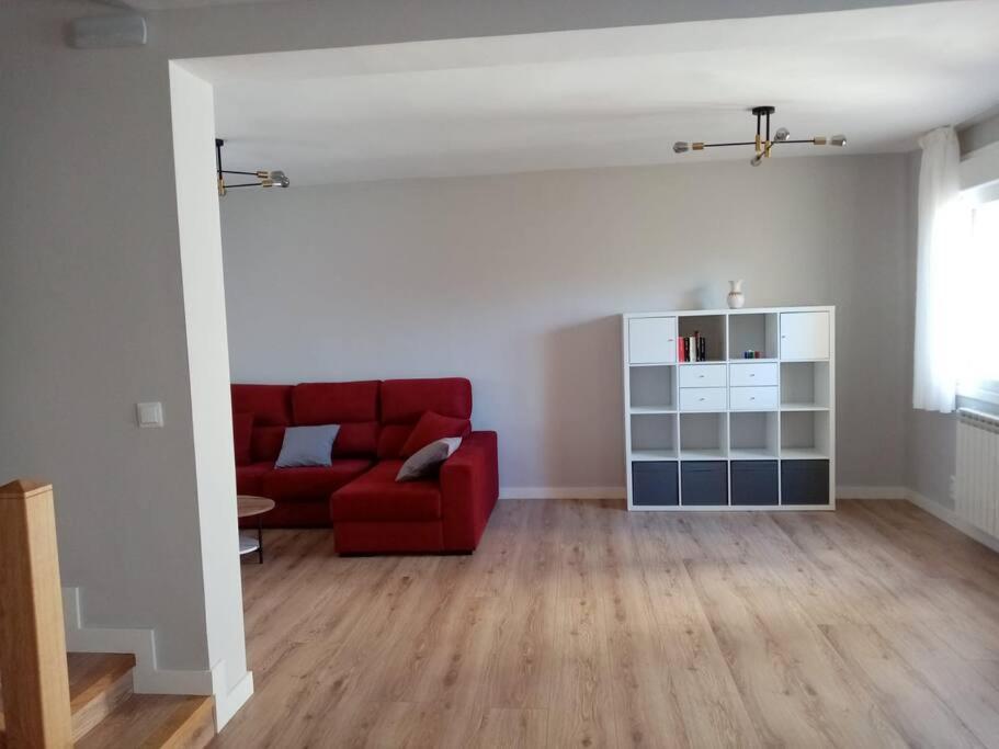 Casa Julio, Bonita Casa Comoda Y Espaciosa, Totalmente Reformada Con Terraza Y Jardin Privado Riezu Ngoại thất bức ảnh
