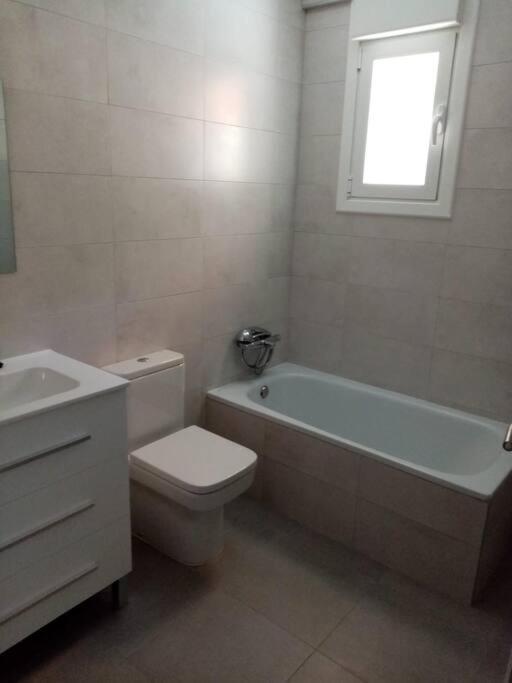 Casa Julio, Bonita Casa Comoda Y Espaciosa, Totalmente Reformada Con Terraza Y Jardin Privado Riezu Ngoại thất bức ảnh