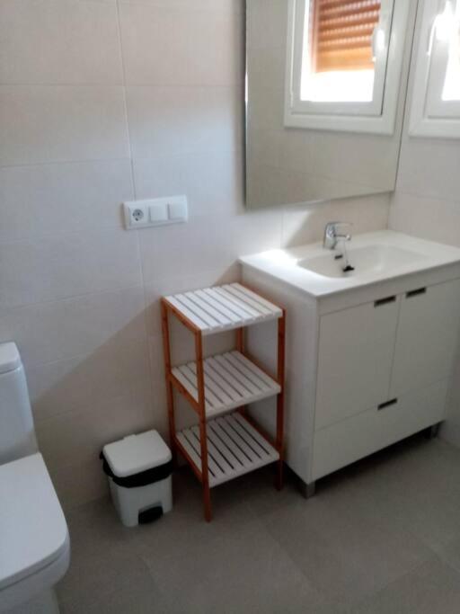 Casa Julio, Bonita Casa Comoda Y Espaciosa, Totalmente Reformada Con Terraza Y Jardin Privado Riezu Ngoại thất bức ảnh