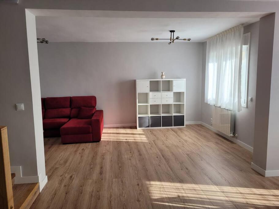 Casa Julio, Bonita Casa Comoda Y Espaciosa, Totalmente Reformada Con Terraza Y Jardin Privado Riezu Ngoại thất bức ảnh