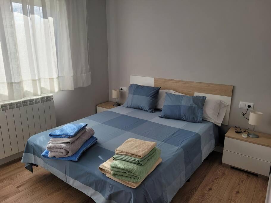 Casa Julio, Bonita Casa Comoda Y Espaciosa, Totalmente Reformada Con Terraza Y Jardin Privado Riezu Ngoại thất bức ảnh
