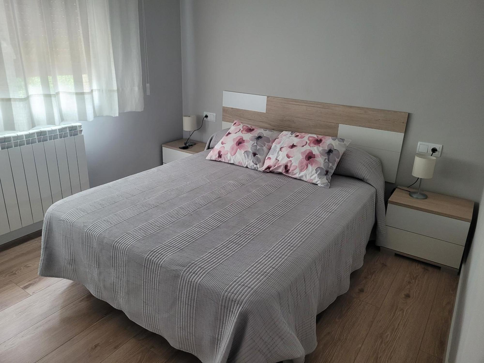 Casa Julio, Bonita Casa Comoda Y Espaciosa, Totalmente Reformada Con Terraza Y Jardin Privado Riezu Ngoại thất bức ảnh